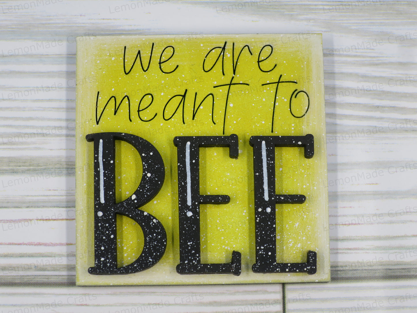 Interchangeable Mini Tile: Bee Valentine